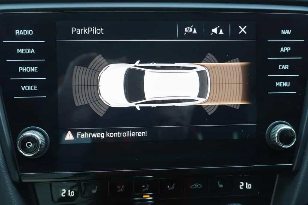 Skoda Octavia Combi 1.5 TSI Style DSG LED AHK Navi PDC 03/2018-photo-19