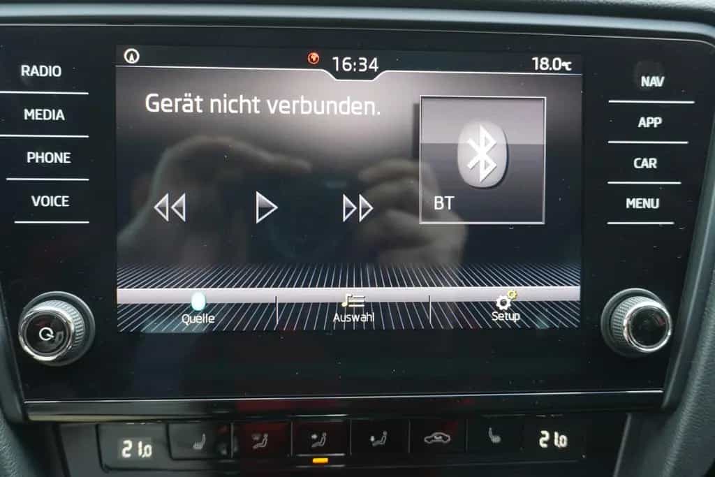 Skoda Octavia Combi 1.5 TSI Style DSG LED AHK Navi PDC 03/2018-photo-22