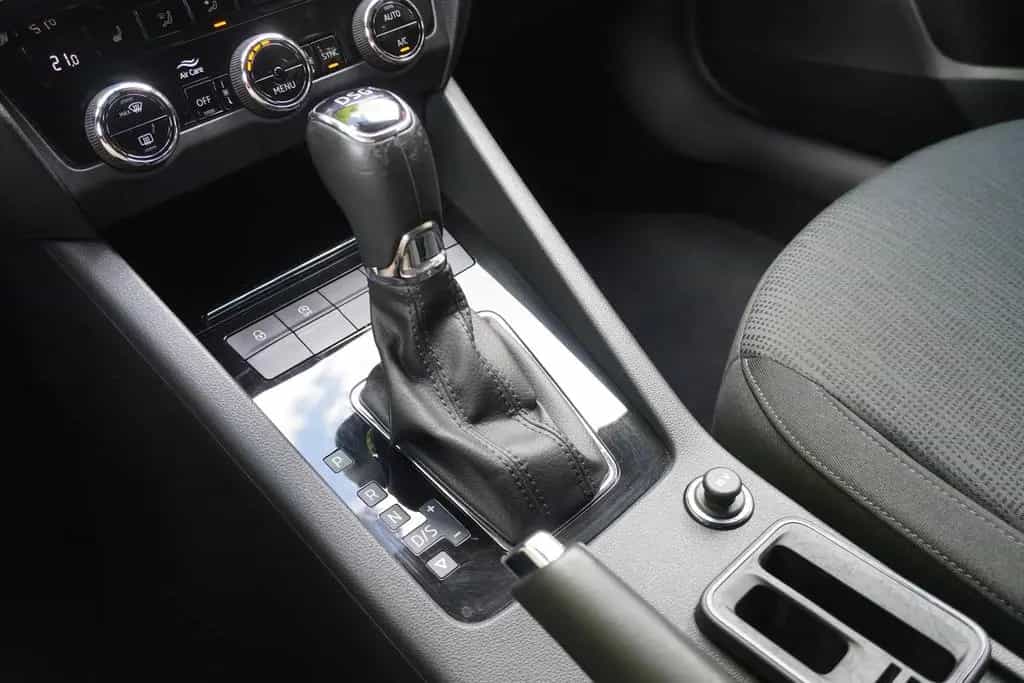 Skoda Octavia Combi 1.5 TSI Style DSG LED AHK Navi PDC 03/2018-photo-24