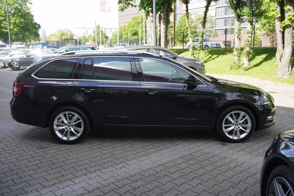 Skoda Octavia Combi 1.5 TSI Style DSG LED AHK Navi PDC 03/2018-photo-4