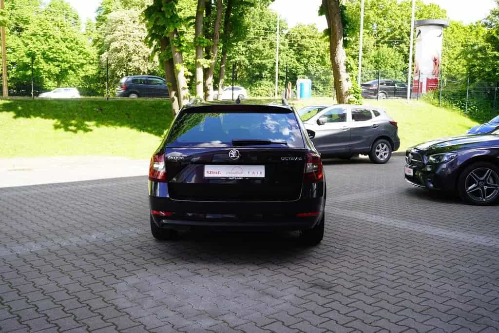 Skoda Octavia Combi 1.5 TSI Style DSG LED AHK Navi PDC 03/2018-photo-6