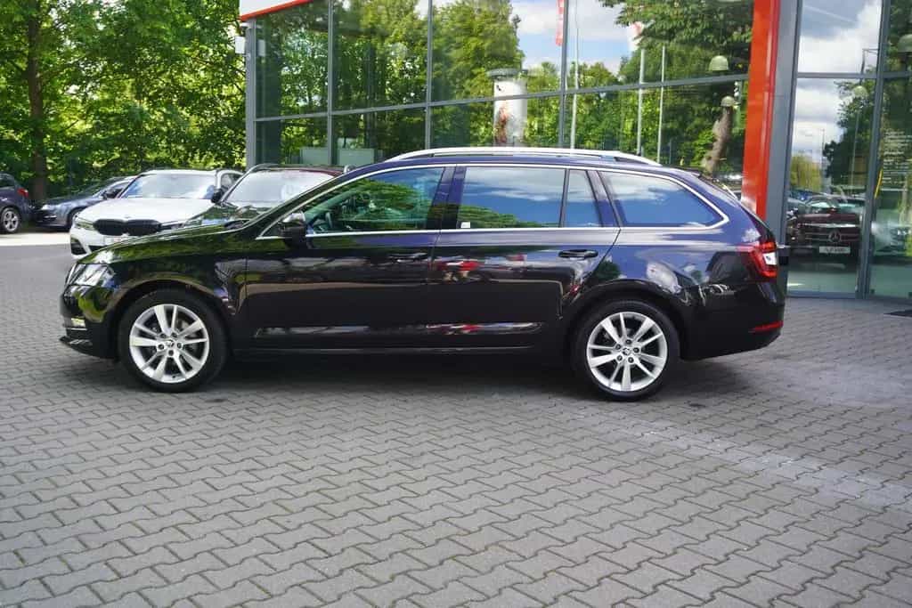 Skoda Octavia Combi 1.5 TSI Style DSG LED AHK Navi PDC 03/2018-photo-8