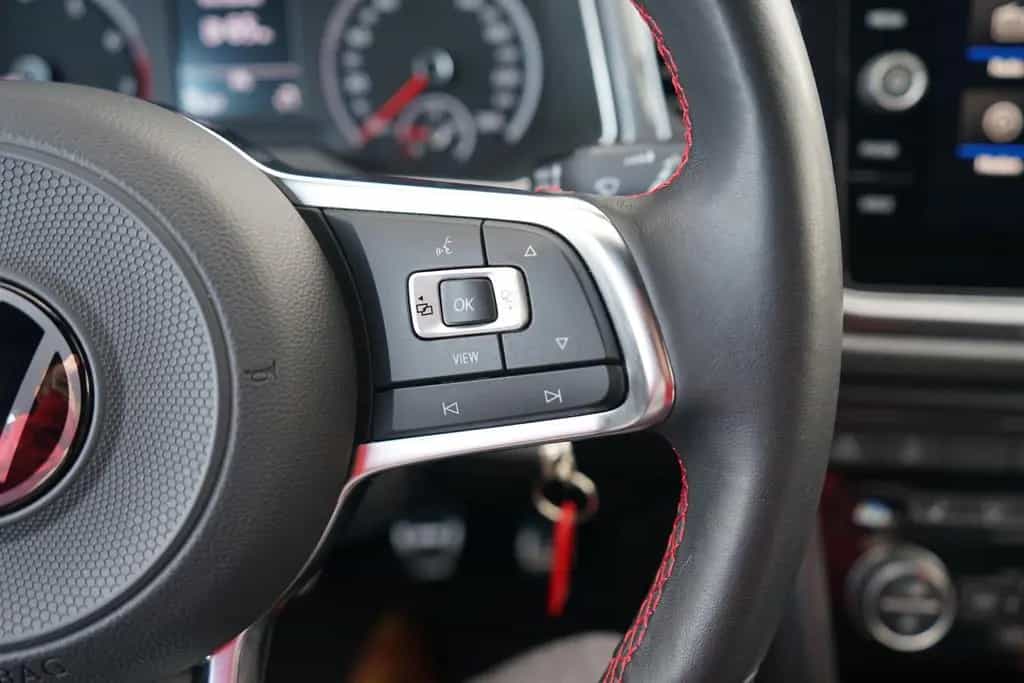 Volkswagen T-Roc 1.5 TSI R-Line LED ACC Kamera Sitzheizung 12/2021-photo-25