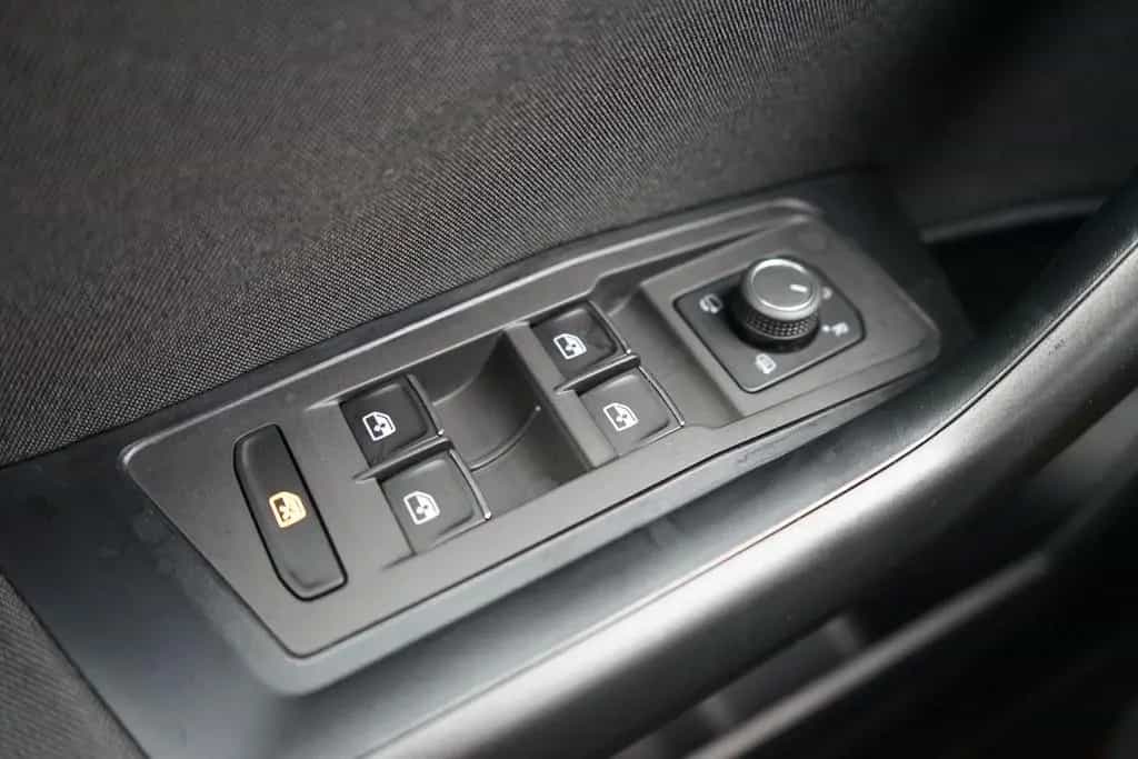 Volkswagen T-Roc 1.5 TSI R-Line LED ACC Kamera Sitzheizung 12/2021-photo-27