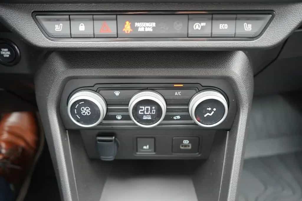 Dacia Jogger 1.0 TCE Extreme LED Navi Sitzheizung 08/2023-photo-18