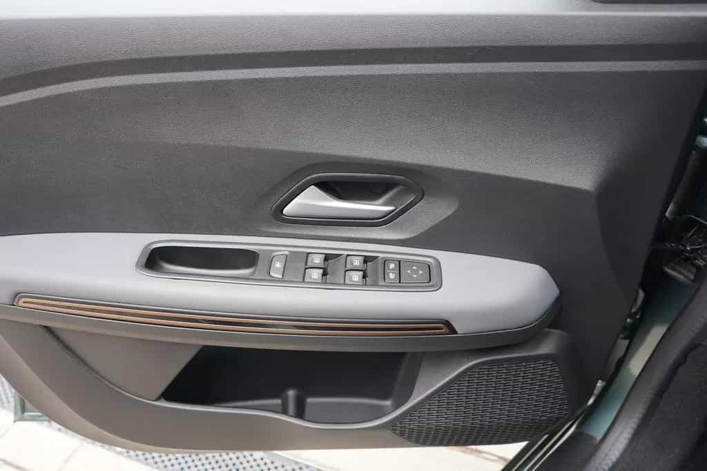 Dacia Jogger 1.0 TCE Extreme LED Navi Sitzheizung 08/2023-photo-28