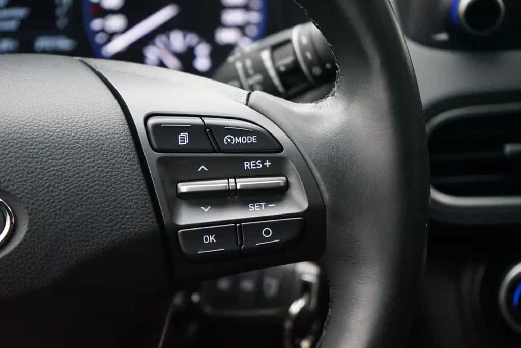 Hyundai KONA 1.0 T-GDI Kamera Navi DAB Klima 09/2020-photo-24