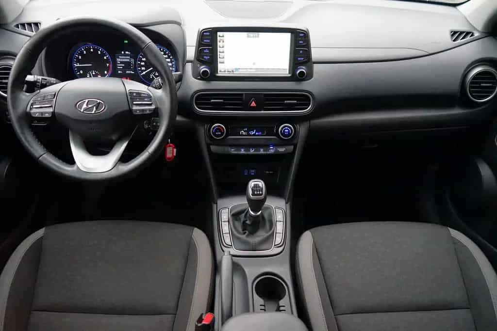 Hyundai KONA 1.0 T-GDI Kamera Navi DAB Klima 09/2020-photo-9