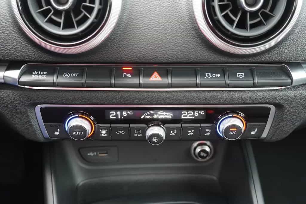 Audi A3 Sportback 1.5 TFSI S-Line LED Navi Tempomat 11/2018-photo-15