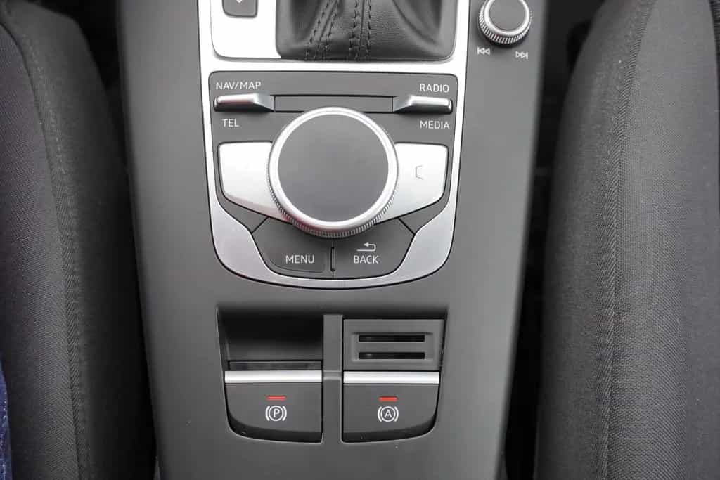 Audi A3 Sportback 1.5 TFSI S-Line LED Navi Tempomat 11/2018-photo-19