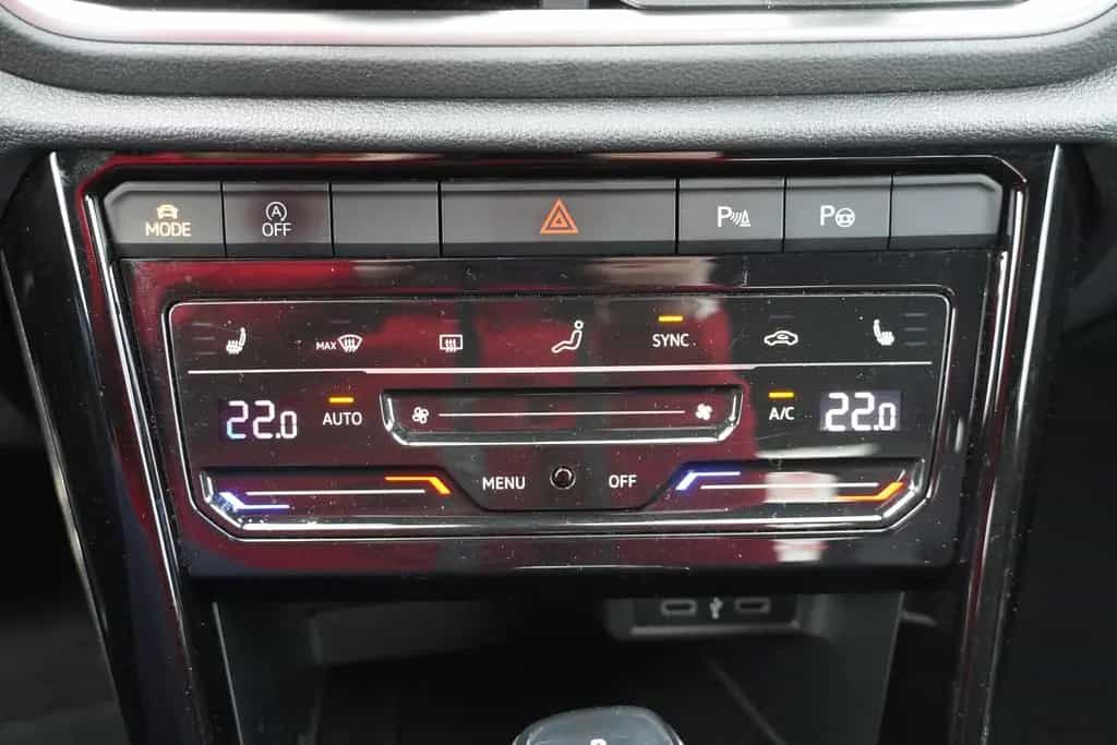 Volkswagen T-Roc 1.5 TSI DSG R-Line LED Navi ACC Keyless-Go 10/2022-photo-16