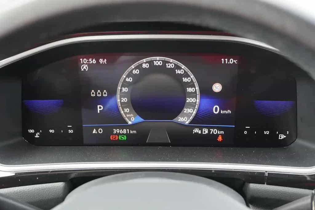 Volkswagen T-Roc 1.5 TSI DSG R-Line LED Navi ACC Keyless-Go 10/2022-photo-26