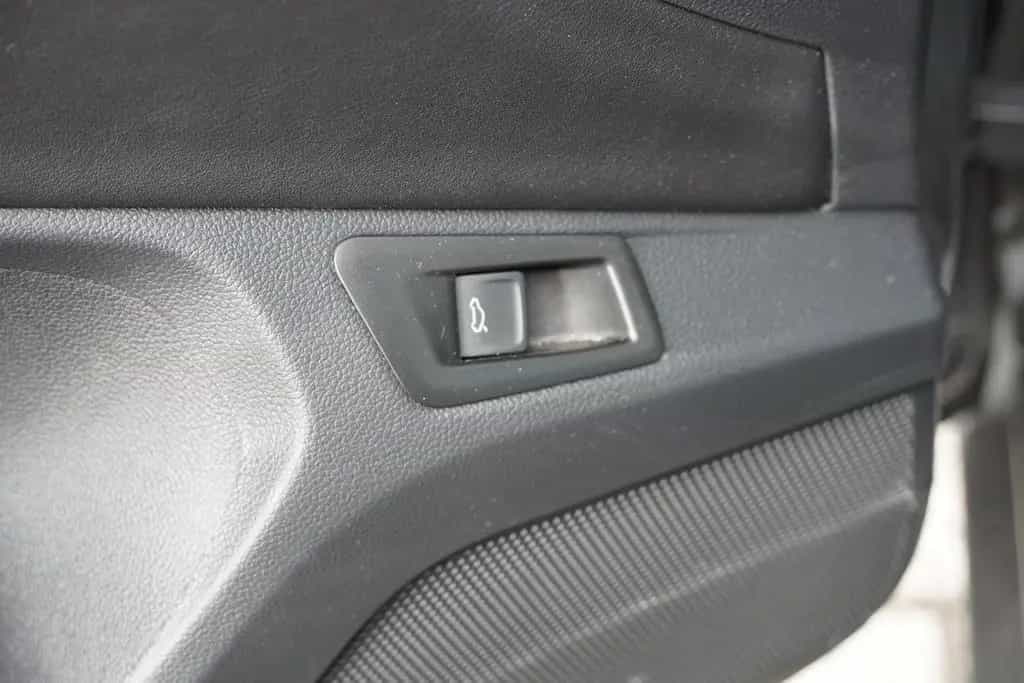 Volkswagen T-Roc 1.5 TSI DSG R-Line LED Navi ACC Keyless-Go 10/2022-photo-30
