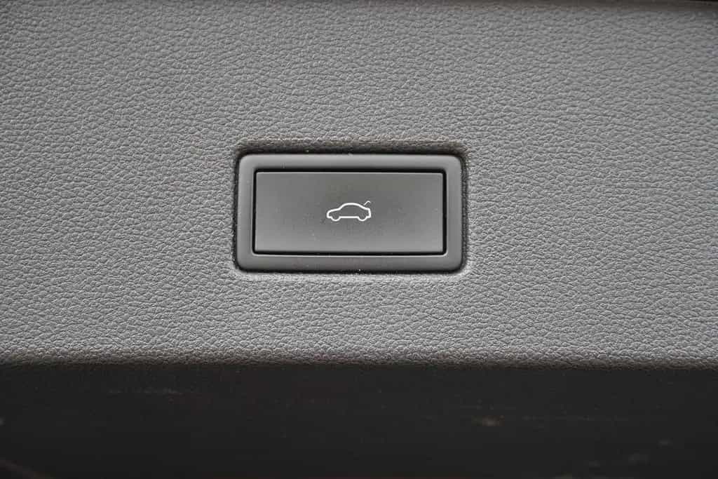 Volkswagen T-Roc 1.5 TSI DSG R-Line LED Navi ACC Keyless-Go 10/2022-photo-35