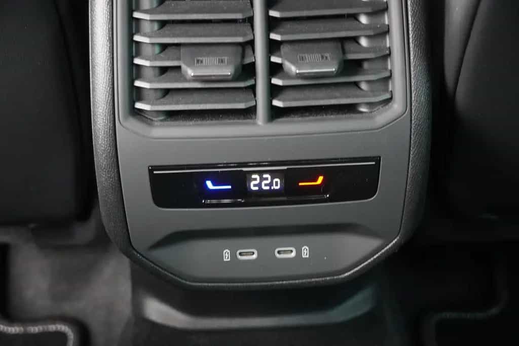 Cupra Leon 2.0 TSI 221 kW VZ Kamera LED Navi PDC ACC 06/2024-photo-23
