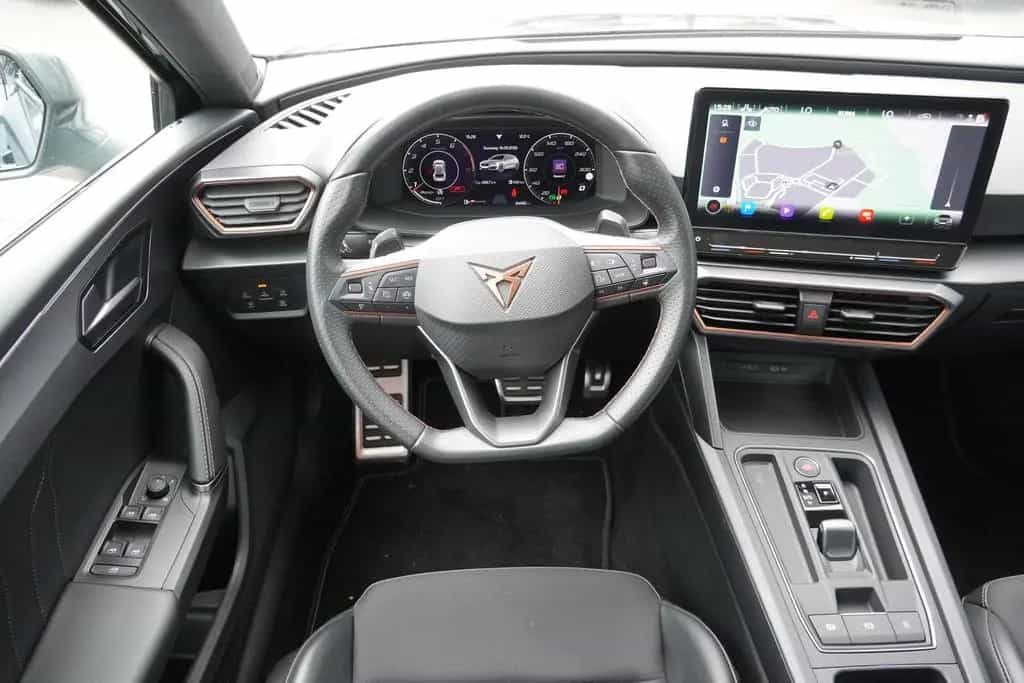 Cupra Leon 2.0 TSI 221 kW VZ Kamera LED Navi PDC ACC 06/2024-photo-24