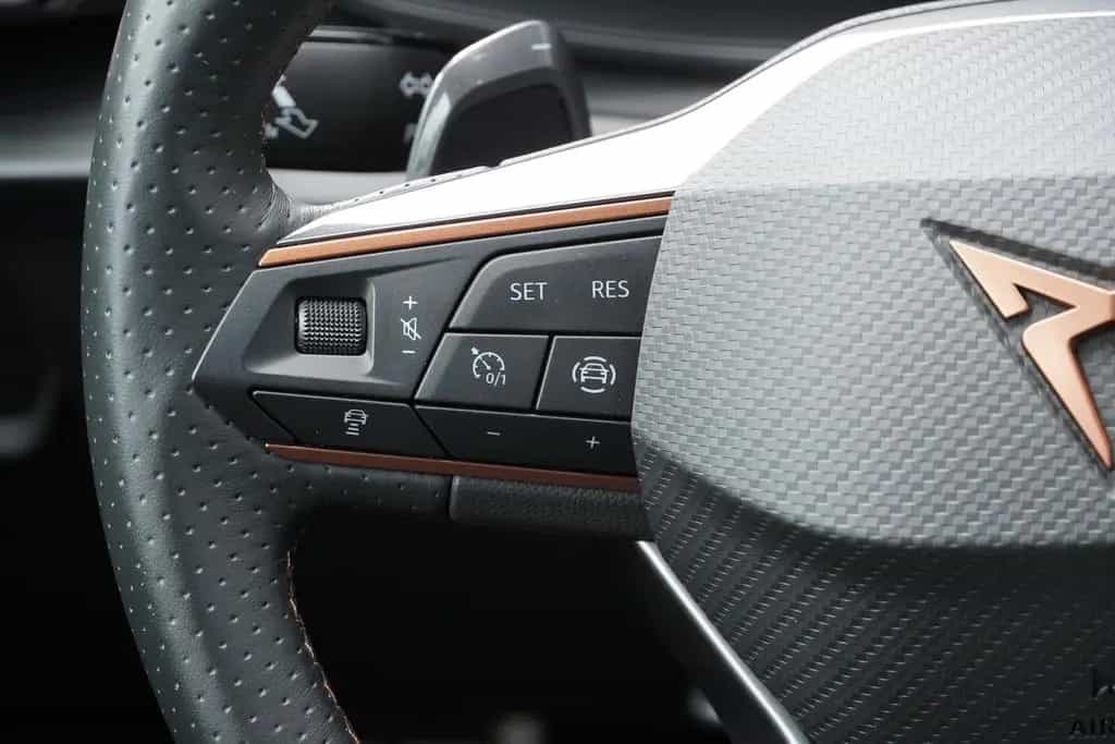 Cupra Leon 2.0 TSI 221 kW VZ Kamera LED Navi PDC ACC 06/2024-photo-26