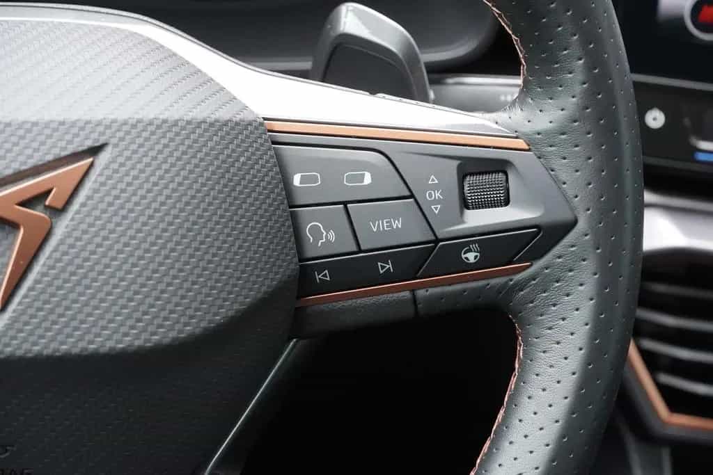 Cupra Leon 2.0 TSI 221 kW VZ Kamera LED Navi PDC ACC 06/2024-photo-27