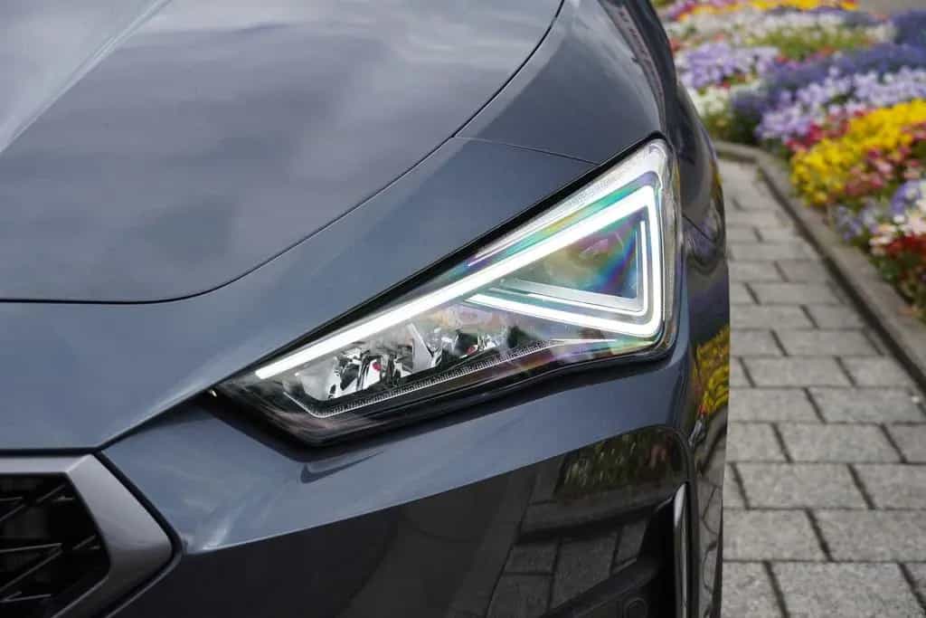 Cupra Leon 2.0 TSI 221 kW VZ Kamera LED Navi PDC ACC 06/2024-photo-39