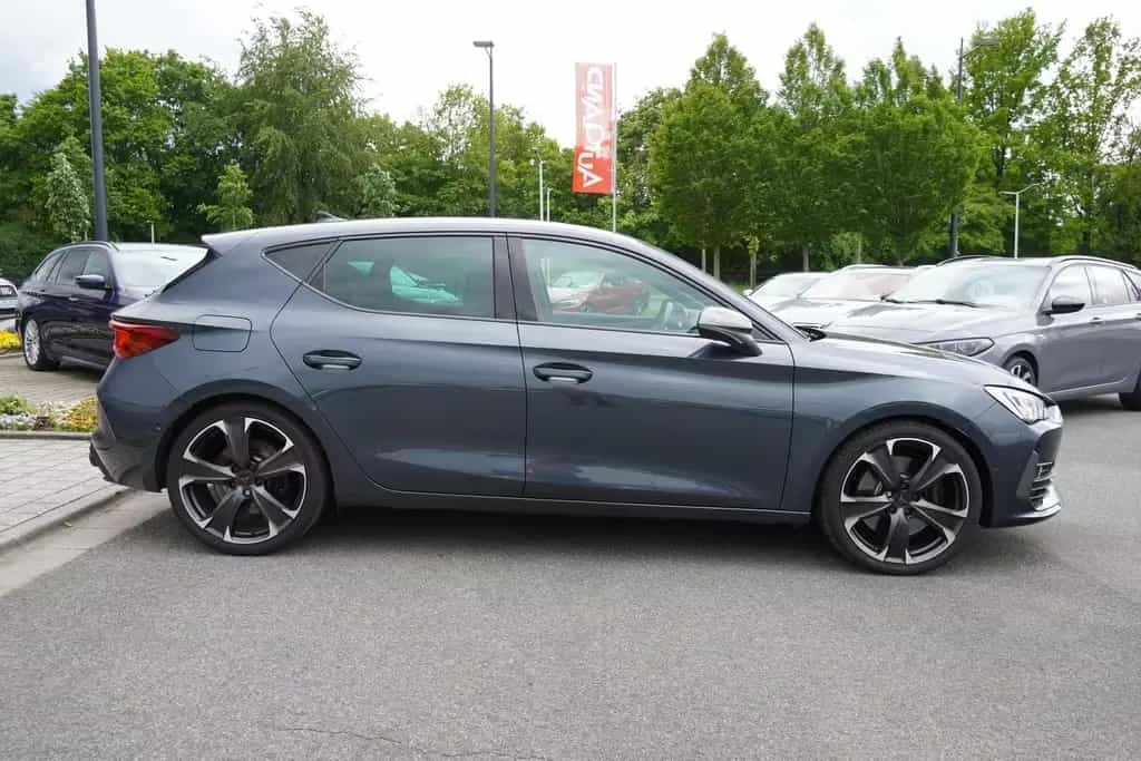 Cupra Leon 2.0 TSI 221 kW VZ Kamera LED Navi PDC ACC 06/2024-photo-4