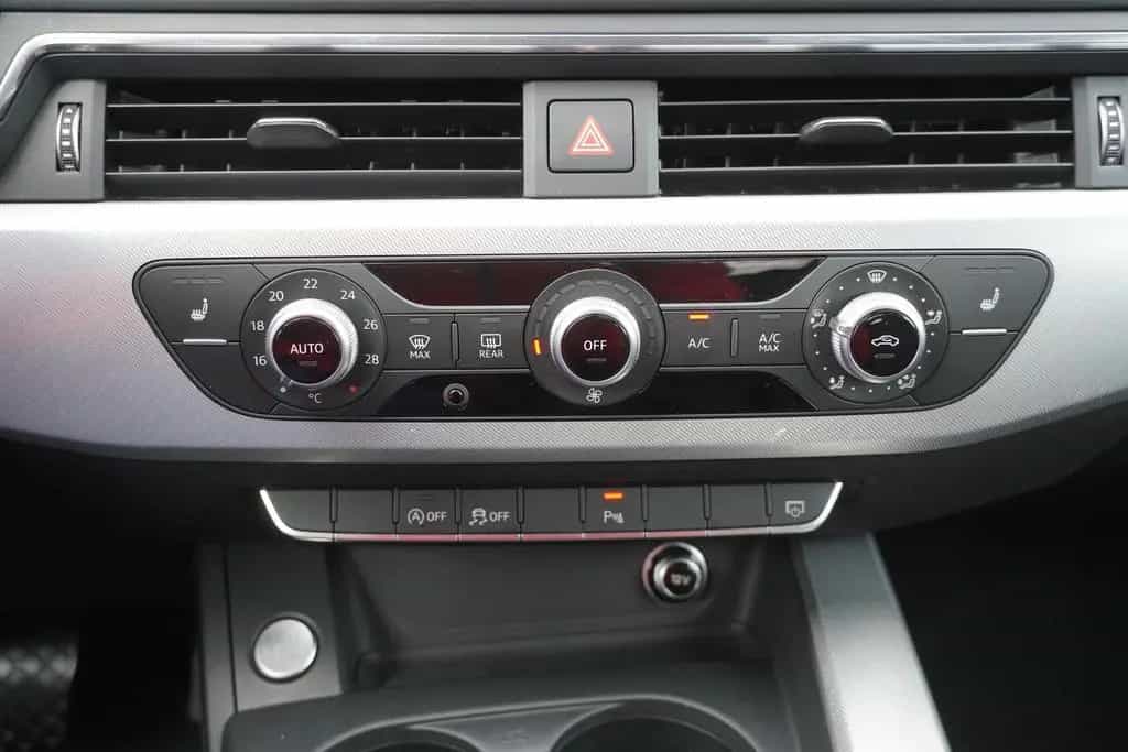 Audi A4 Avant 1.4 TFSI sport Tempomat Navi Keyless-Go 05/2018-photo-15