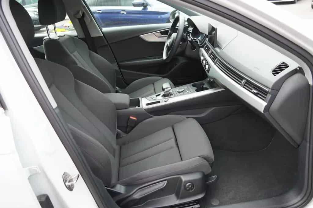 Audi A4 Avant 1.4 TFSI sport Tempomat Navi Keyless-Go 05/2018-photo-31