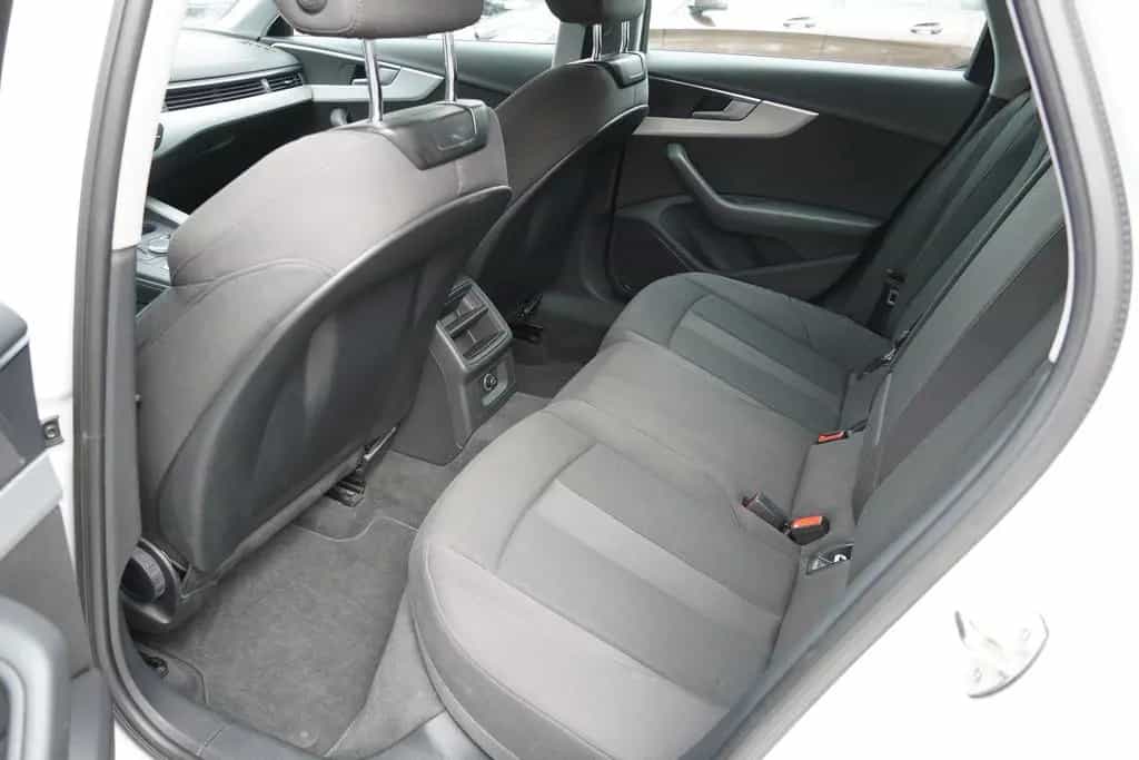 Audi A4 Avant 1.4 TFSI sport Tempomat Navi Keyless-Go 05/2018-photo-32