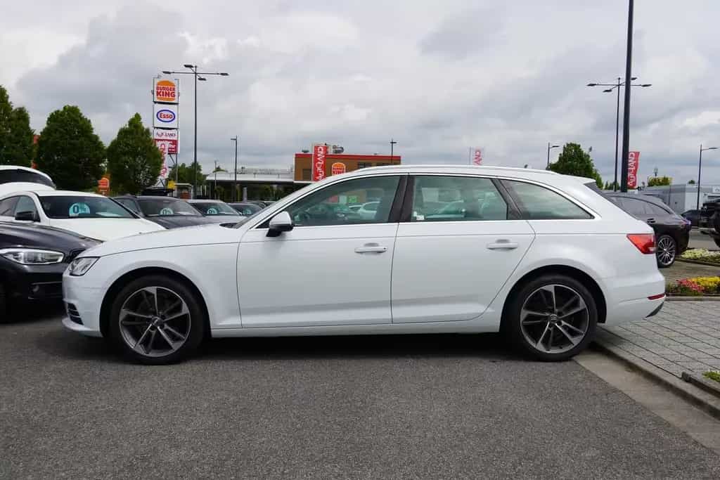 Audi A4 Avant 1.4 TFSI sport Tempomat Navi Keyless-Go 05/2018-photo-4