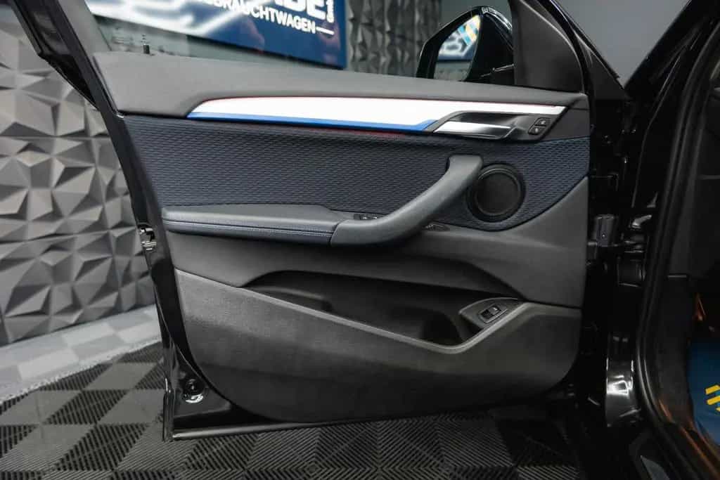 BMW X2 sDrive 18i M Sport Automatik *Alcantara*LED* 06/2019-photo-34