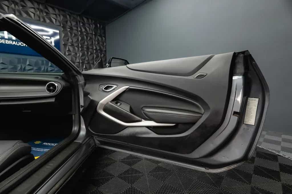 Chevrolet Camaro 2.0 Turbo Cabrio ZL1 Package *CarPlay*LED 04/2020-photo-37