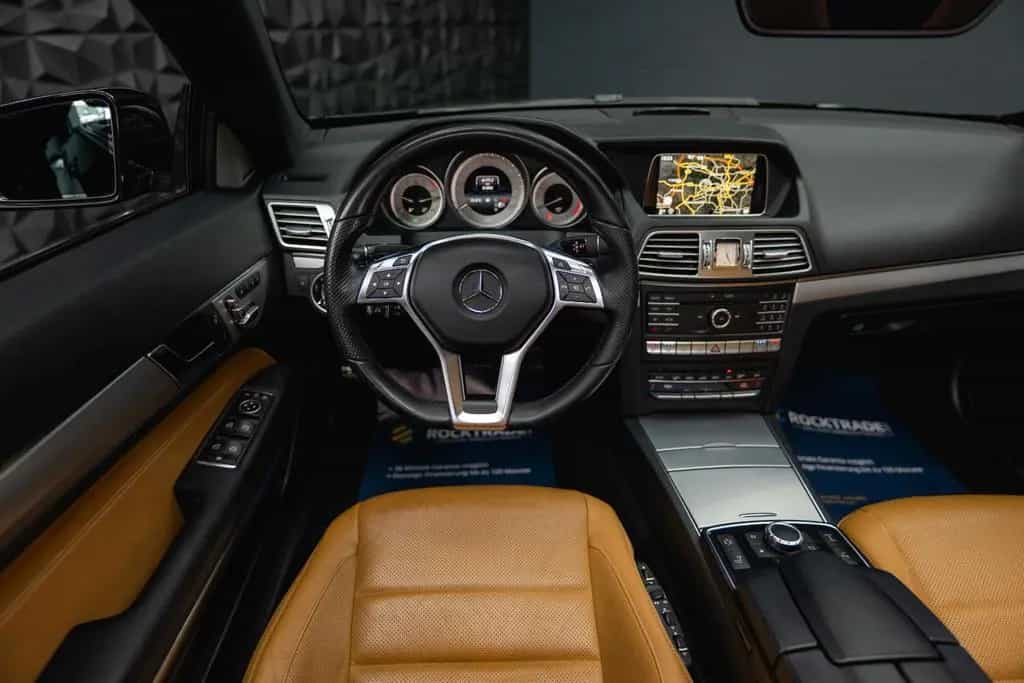 Mercedes-Benz E 500 V8 CGI AMG Night-Paket*FullOption*ACC*360* 04/2015-photo-27