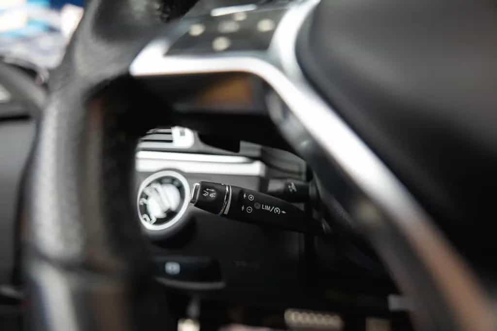 Mercedes-Benz E 500 V8 CGI AMG Night-Paket*FullOption*ACC*360* 04/2015-photo-35
