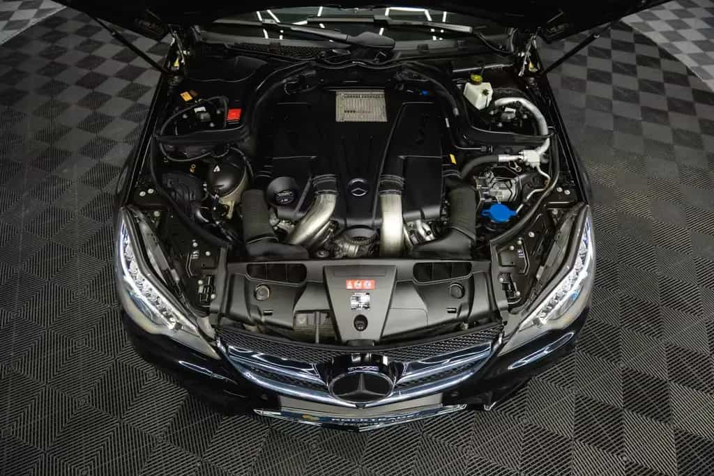 Mercedes-Benz E 500 V8 CGI AMG Night-Paket*FullOption*ACC*360* 04/2015-photo-47