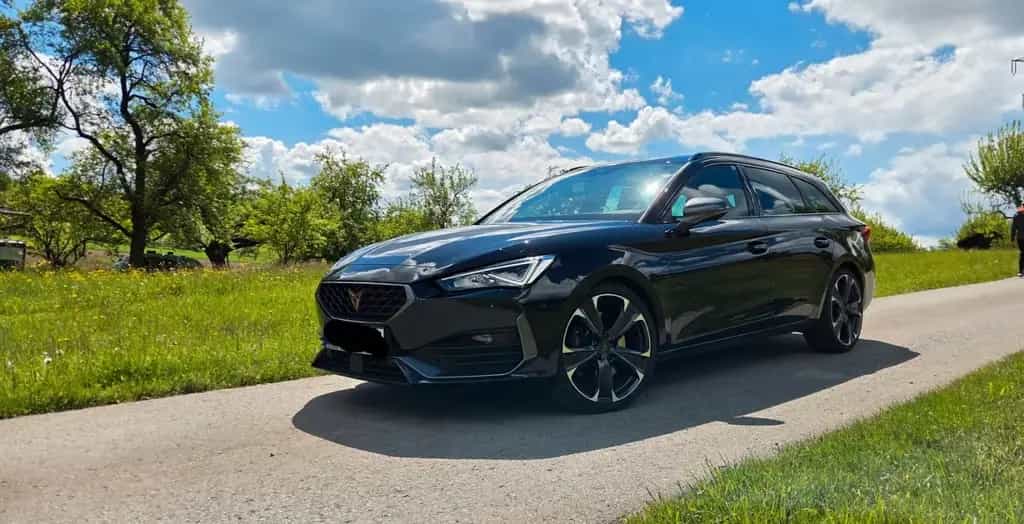 Cupra Leon 2.0 TSI 221kW*DSG*DCC*Kamera*Neu Br.*19Zoll 10/2023-photo-0