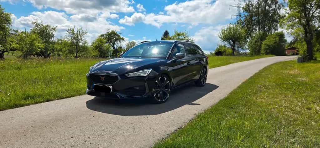 Cupra Leon 2.0 TSI 221kW*DSG*DCC*Kamera*Neu Br.*19Zoll 10/2023-photo-1