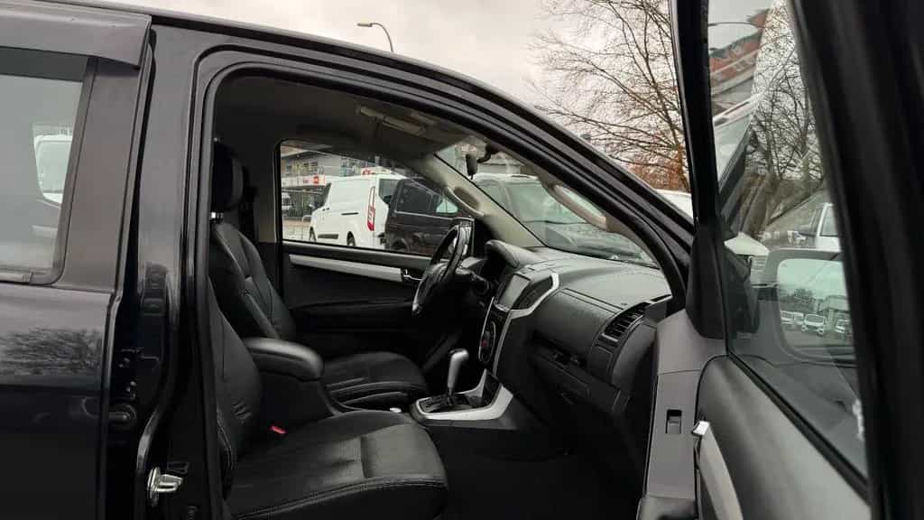 Isuzu D-Max DOUBLE CAB 4WD LS AUTOM/LEDER/KAMERA/AHK 08/2020-photo-8