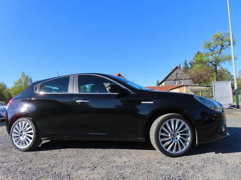 Alfa Romeo Giulietta 1.4 TB 16V MultiAir 125 kW TCT Super 07/2016-photo-3