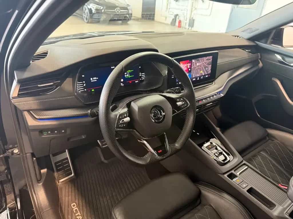 Skoda Octavia Lim. RS/KAMERA/ACC/TOT/AHK/ 03/2023-photo-30