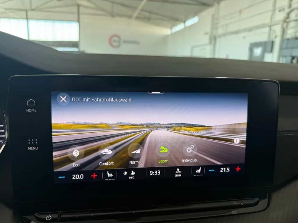 Skoda Octavia Lim. RS/KAMERA/ACC/TOT/AHK/ 03/2023-photo-37