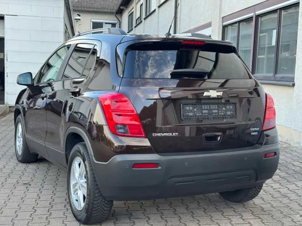 Chevrolet Trax 4x4 LS+ TEMPOMAT PDC 08/2013-photo-4