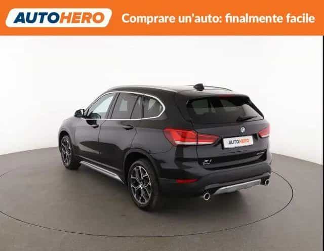 BMW X1 sDrive18d xLine 09/2021-photo-3