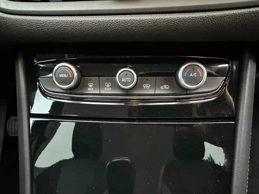 Opel Grandland (X) GS Line* 1 Hand * Navi * 02/2022-photo-28