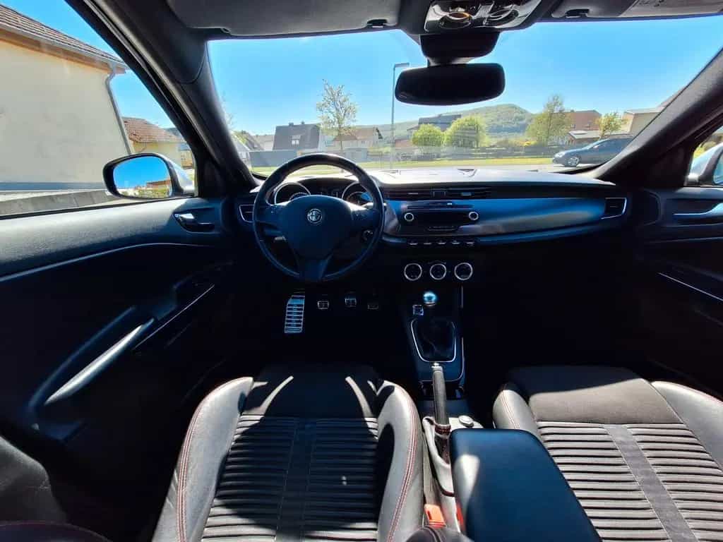 Alfa Romeo Giulietta 2.0 JTDM 16V 103kW Turismo Turismo 10/2012-photo-10