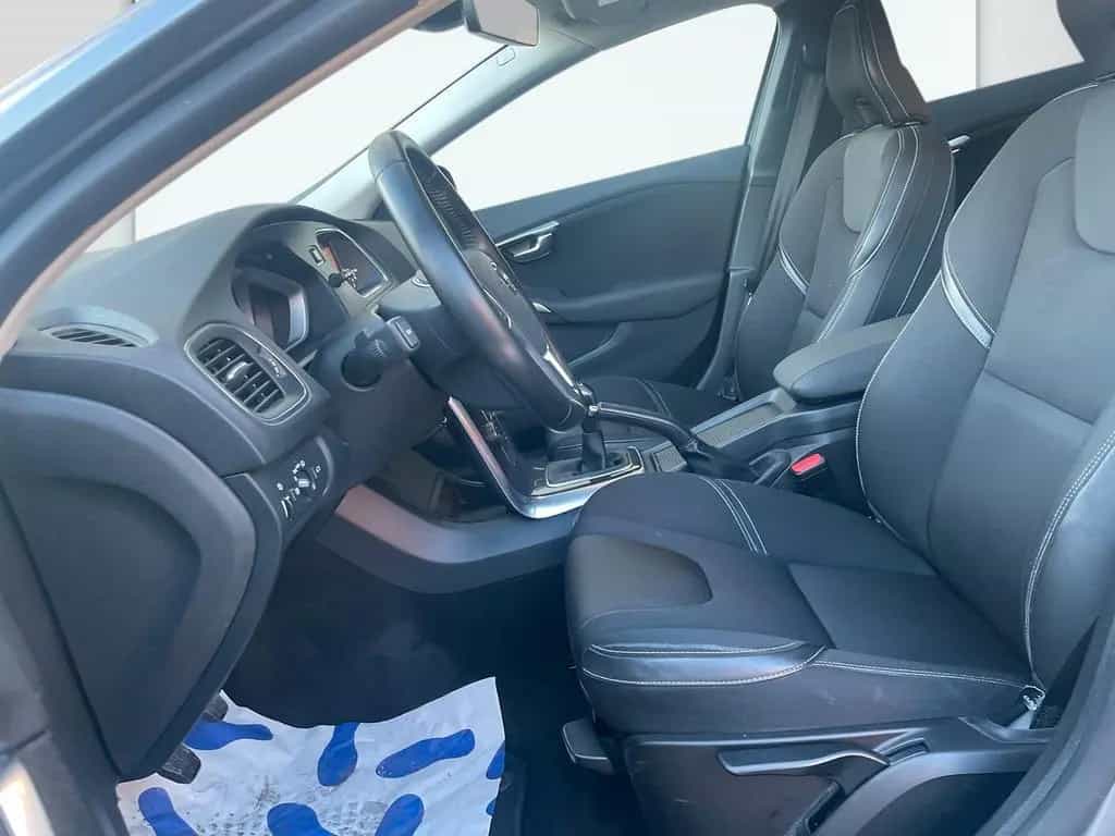 Volvo V40 Momentum°LEDER°KAMERA°NAVI°LED° 11/2017-photo-4