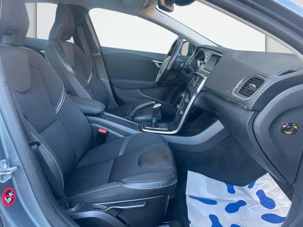 Volvo V40 Momentum°LEDER°KAMERA°NAVI°LED° 11/2017-photo-6