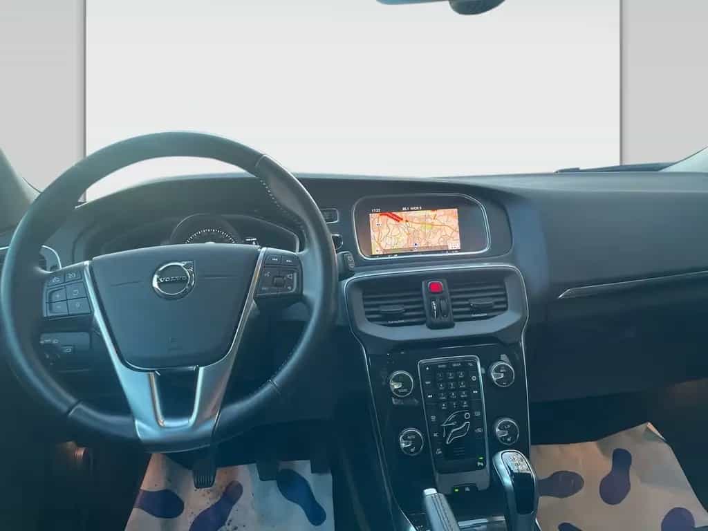 Volvo V40 Momentum°LEDER°KAMERA°NAVI°LED° 11/2017-photo-8
