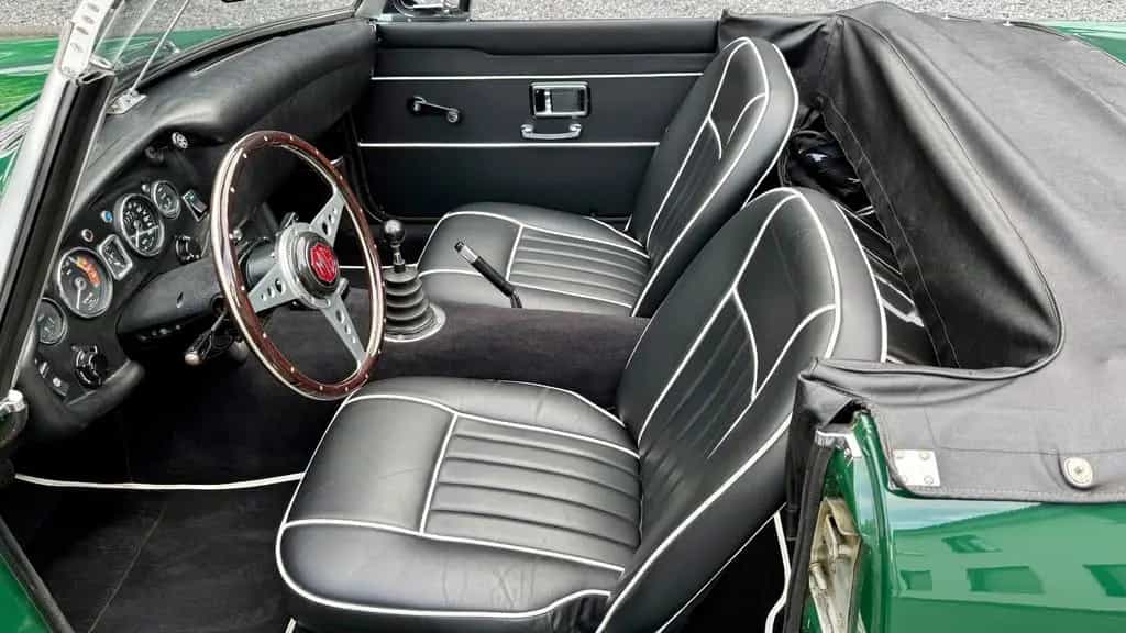 MG MGB C Roadster mit Werkszertifikat 09/1968-photo-9