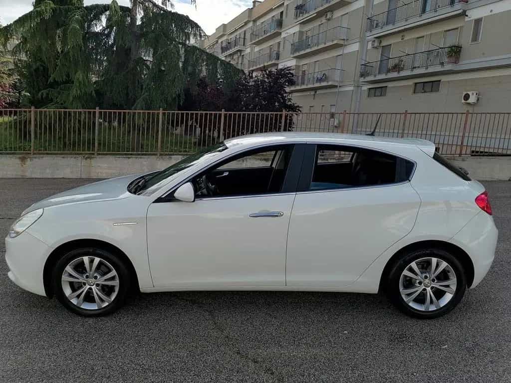 Alfa Romeo Giulietta 1.6 JTDm-2 105 CV *127.000k 10/2013-photo-2