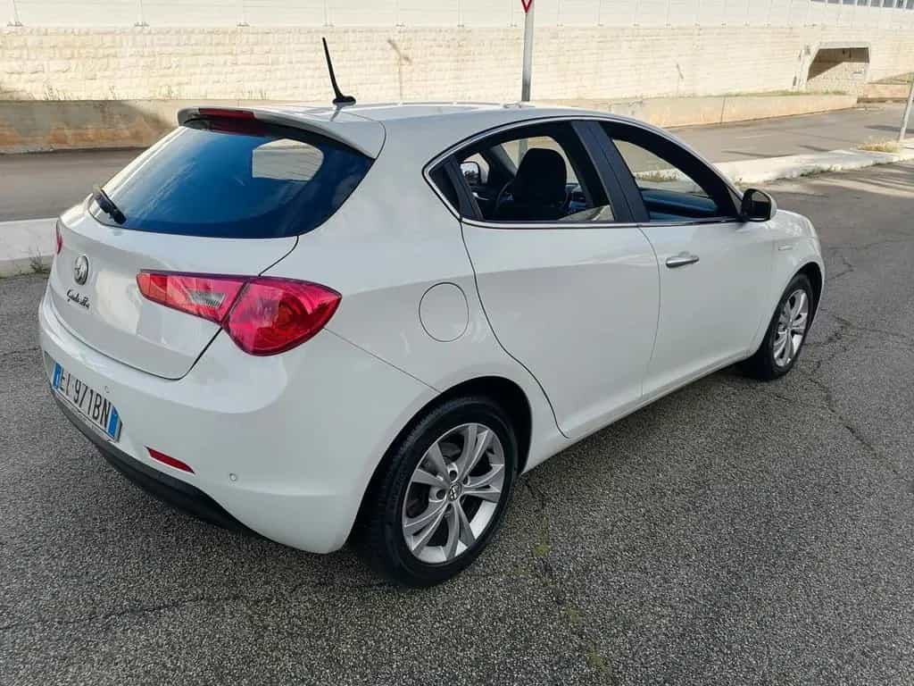 Alfa Romeo Giulietta 1.6 JTDm-2 105 CV *127.000k 10/2013-photo-4