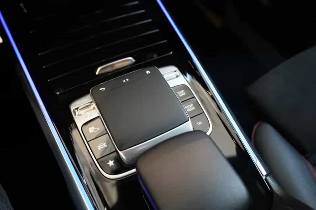 Mercedes-Benz GLB 200 7G AMG Line *LED*Navi*Kamera*Virtual*AHK 09/2020-photo-18